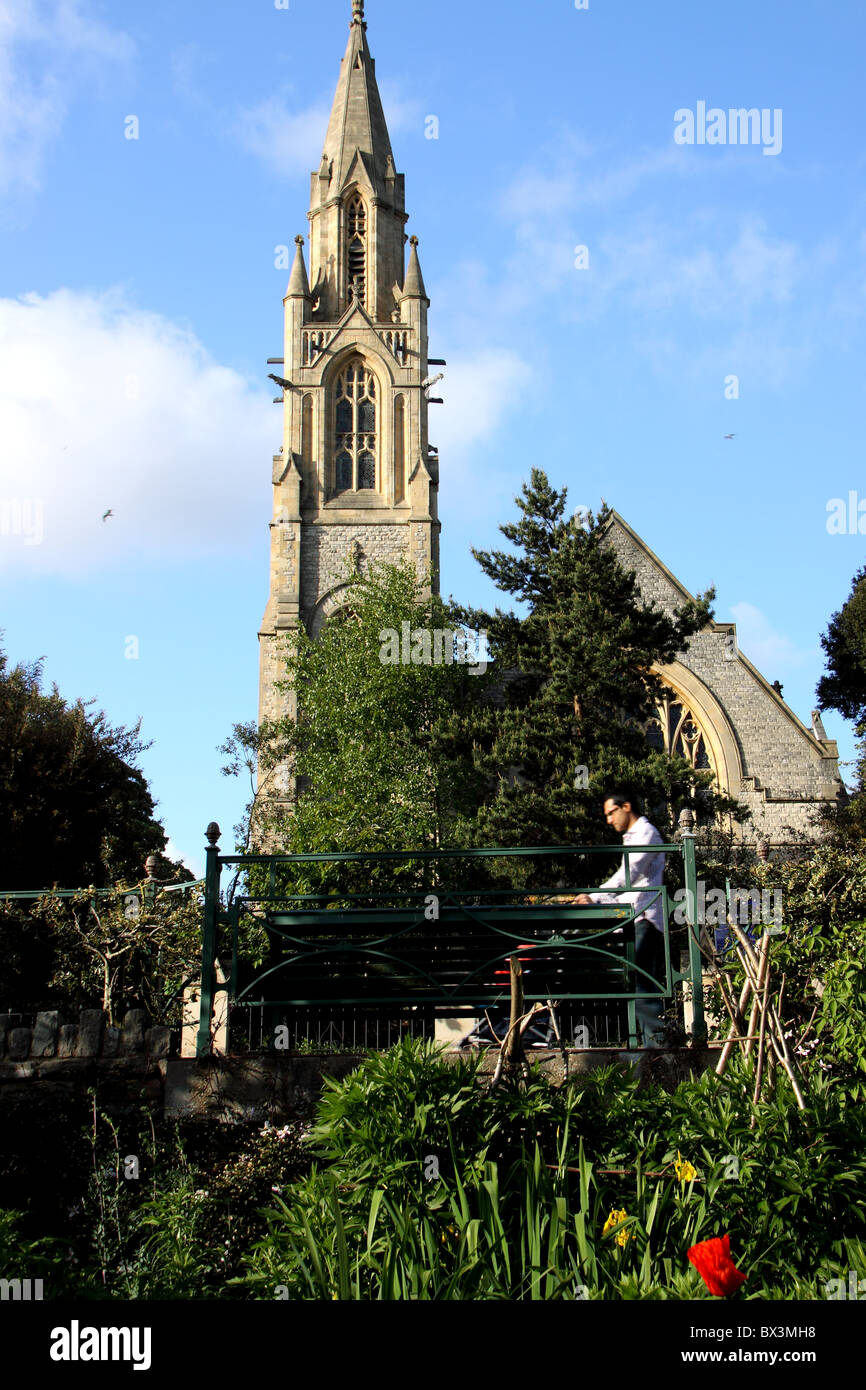St Stephens Church, Bournemouth visto dalla parte superiore Pleasure Gardens. Foto Stock