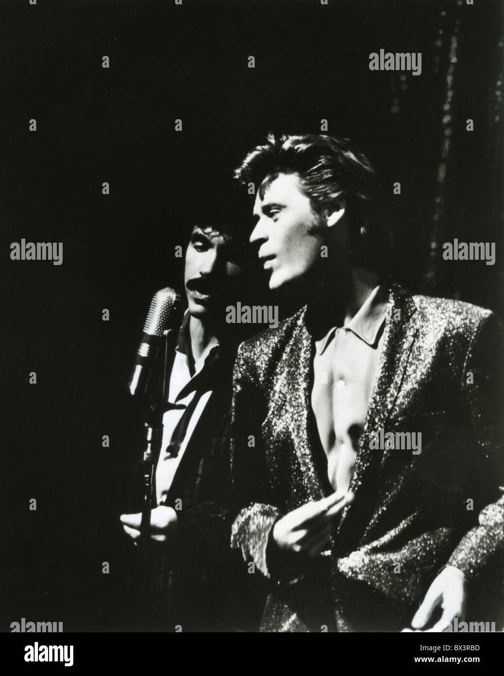 HALL E OATES foto promozionale di noi vocal fare con Daryl Hall a destra e John Oates Foto Stock