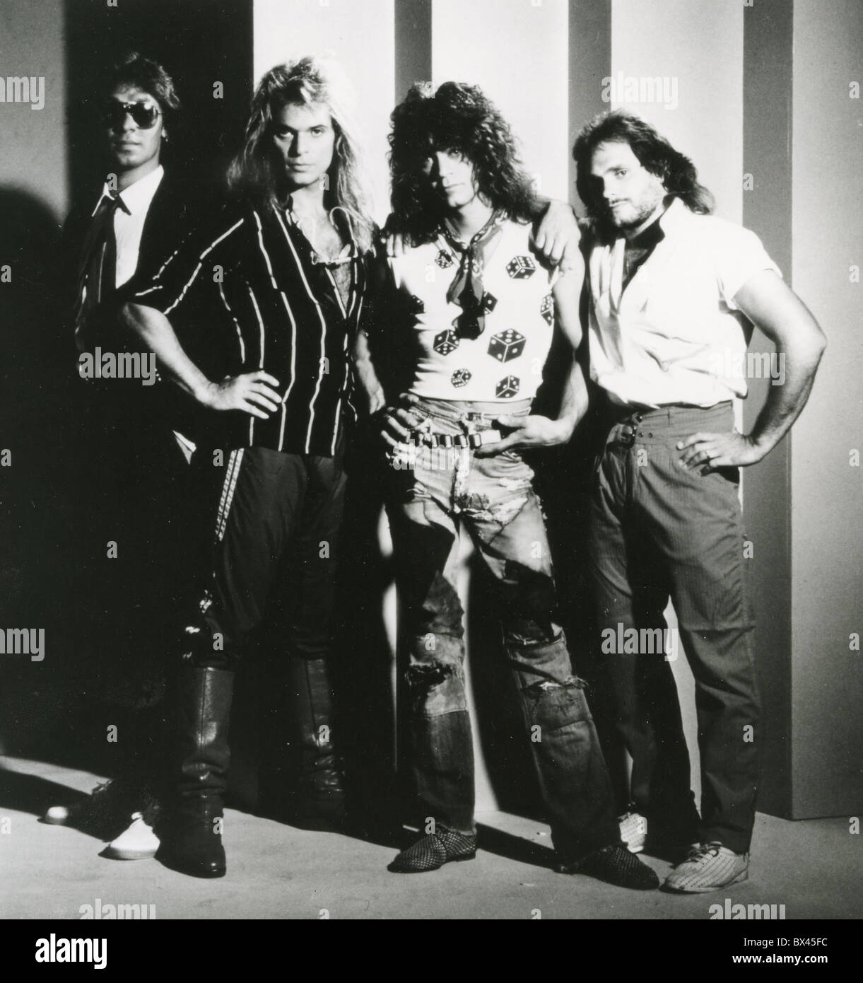 VAN HALEN foto promozionale di noi del gruppo rock c.1980 da l: Alex Van Halen, David Lee Roth, Edward Van Halen, Michael Anthony Foto Stock