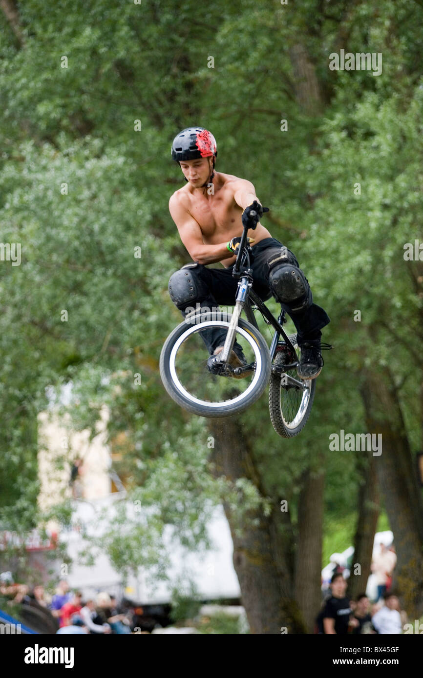 BMX Freestyle man jump bike bike bicicletta bici Sport Tempo libero azione Foto Stock