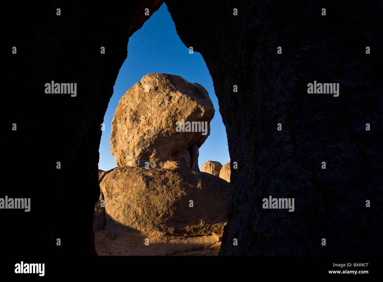 Formata da ceneri vulcaniche 30 milioni di anni fa, uniche formazioni rocciose adesso dominano la città di roccia del parco statale nel Nuovo Messico, Stati Uniti d'America. Foto Stock