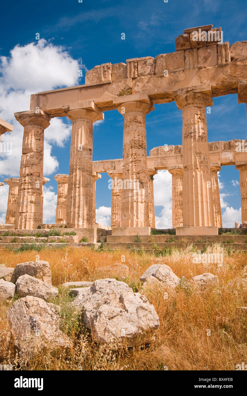 Rovine del tempio greco di Selinunte, Sicilia, Italia Foto Stock