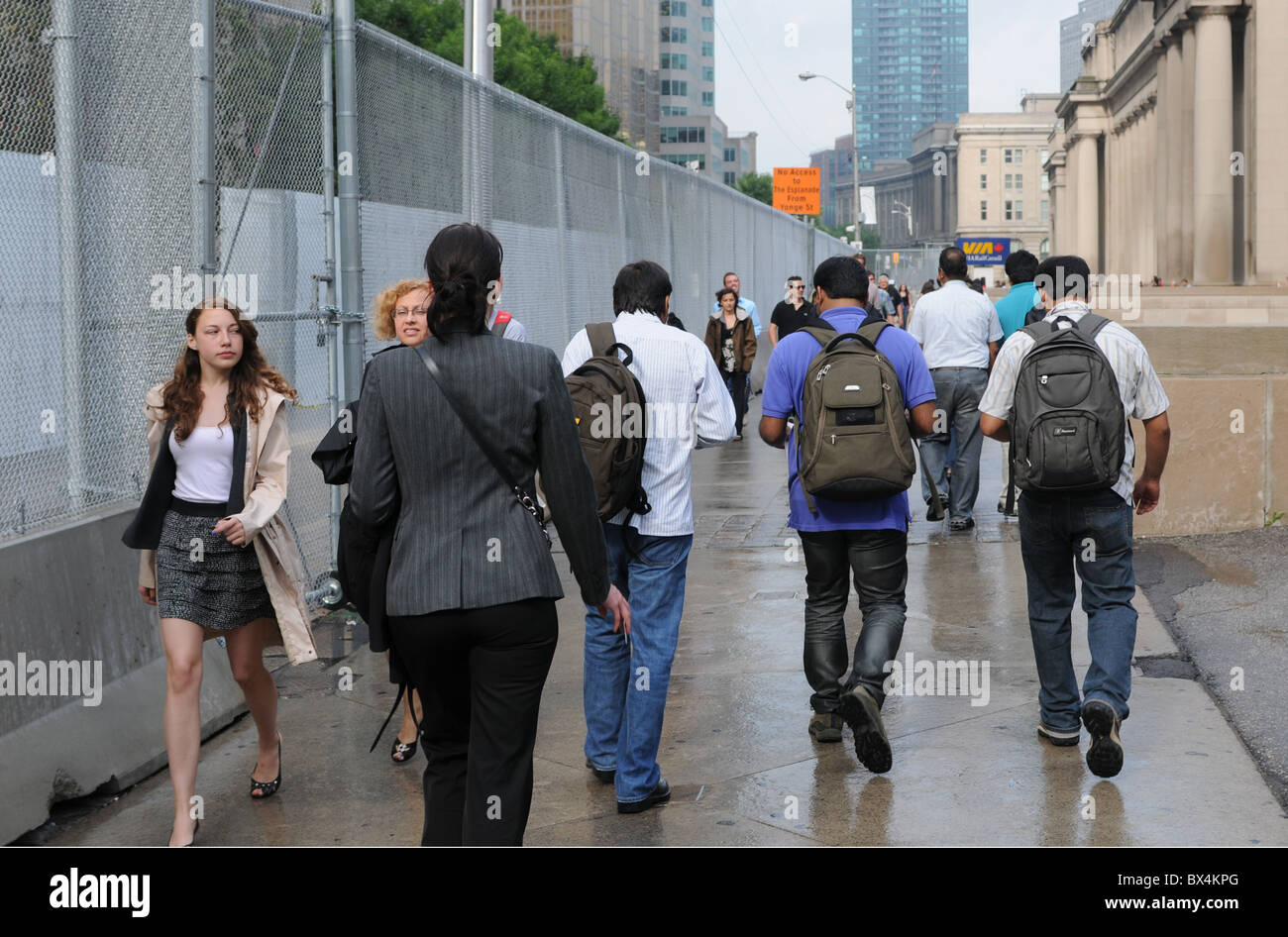 La recinzione di sicurezza eretto in anticipo del Toronto vertice G20. Foto Stock