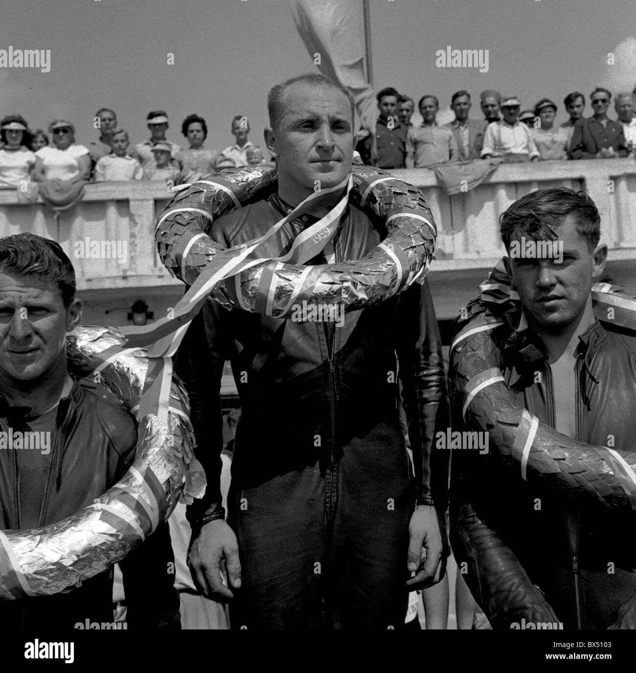 Concorrente ceca Frantisek Stastny vincitore della gara con Garry Hocking da in Rhodesia (attuale Zimbabwe) e Hemplman di nuovo Foto Stock