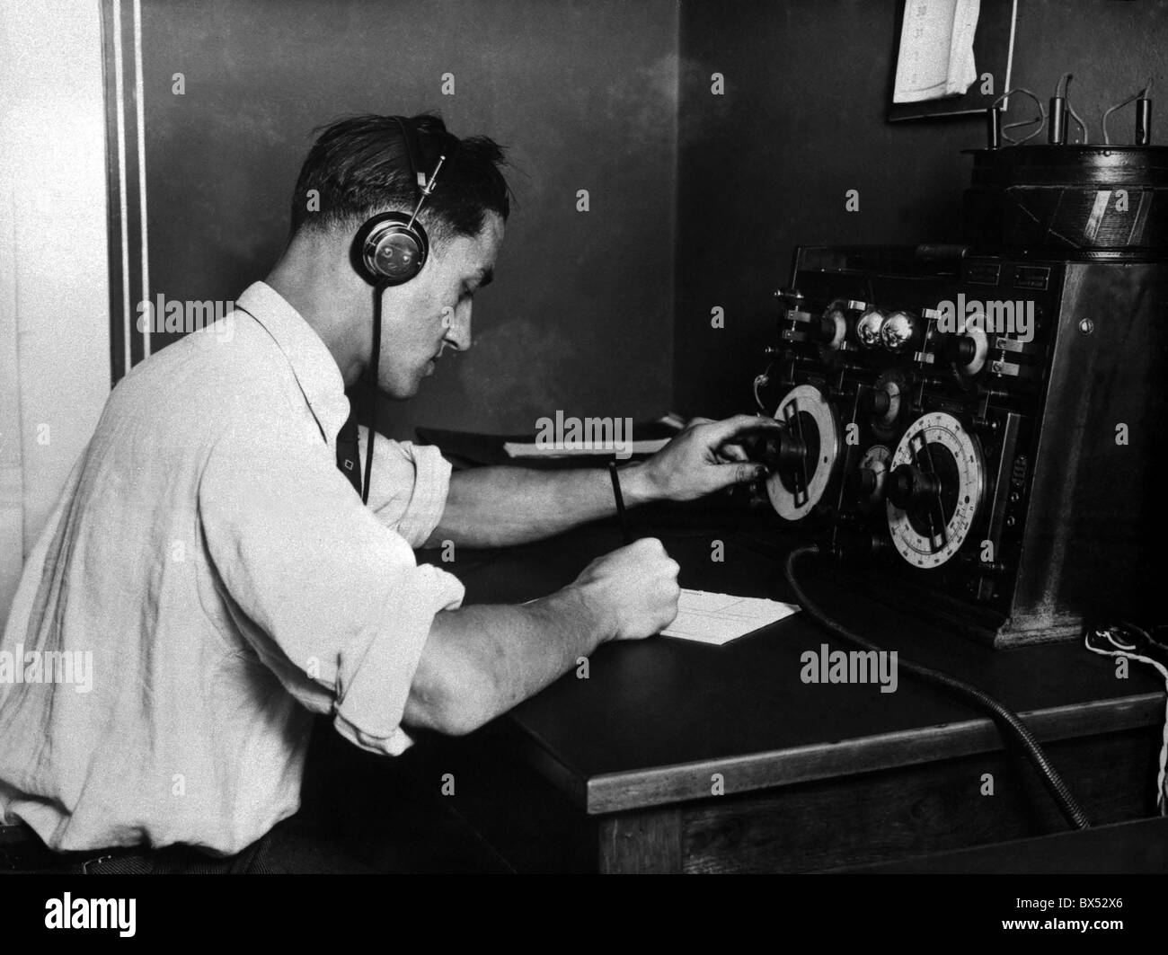 Codice Morse stazione radio Foto stock - Alamy