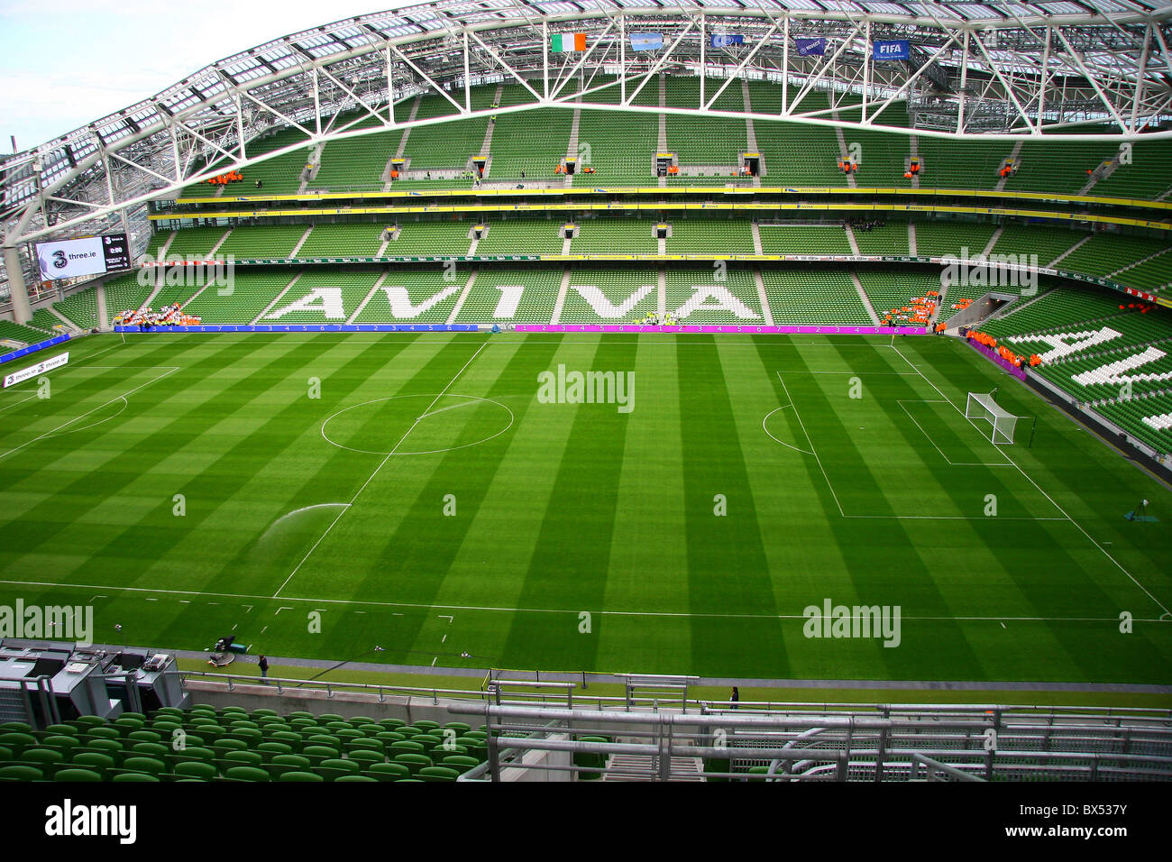 La Aviva Stadium è uno stadio sportivo situato a Dublino, in Irlanda, con  una capacità di 51,700 spettatori Foto stock - Alamy