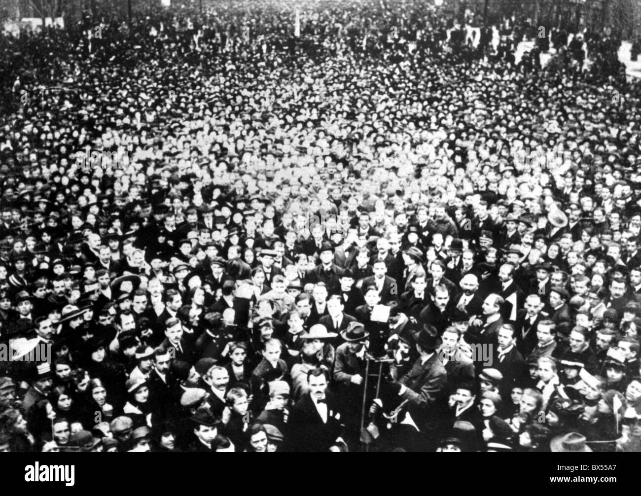 La Cecoslovacchia, Praga folla celebrare indipendenza su Octobe 28, 1918. Foto Stock