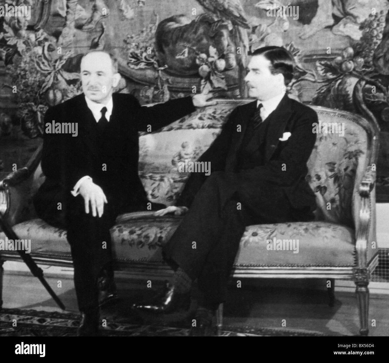 La Cecoslovacchia 1935, ministro degli Affari Esteri Edvard Benes si incontra con politico britannico Lord Anthony Eden, a Praga. Foto Stock