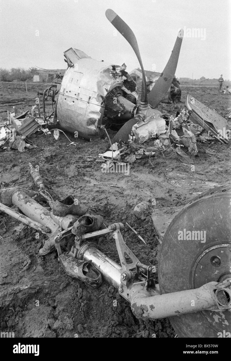 Incidente aereo, disaster, detriti, aereo, aeromobili, Il-14 Foto Stock
