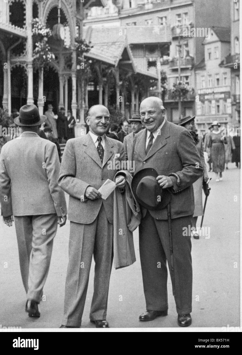 La Cecoslovacchia 1937, Carlsbad Sindaco Schreitter - Schwarzenfel neets con il sindaco di Praga Petr YZenkl. Foto Stock