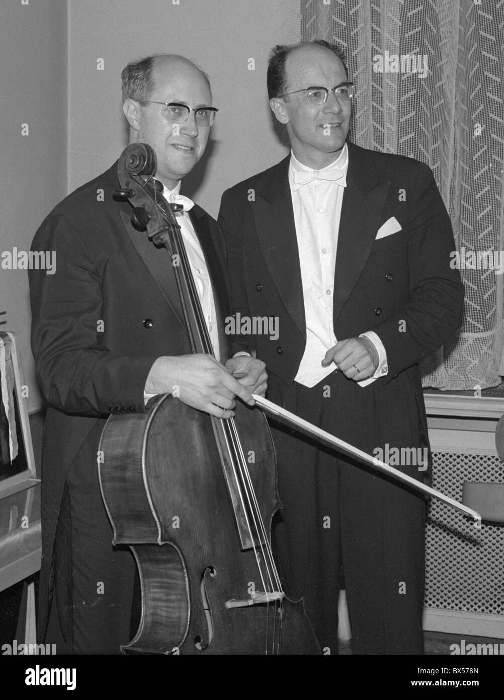 Mstilav Rostropovich, la Primavera di Praga, il violoncellista, Jiri Waldhaus Foto Stock