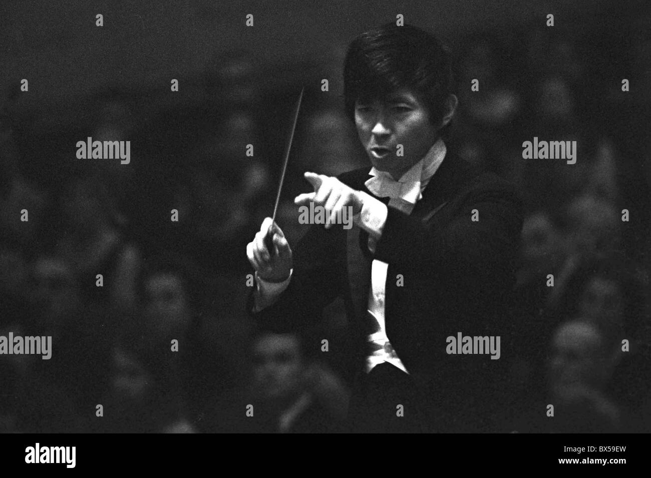 Conduttore giapponese Seiji Ozawa a Praga Festival Musicale di Primavera, maggio 1967. CTK foto/Jan Barta Foto Stock