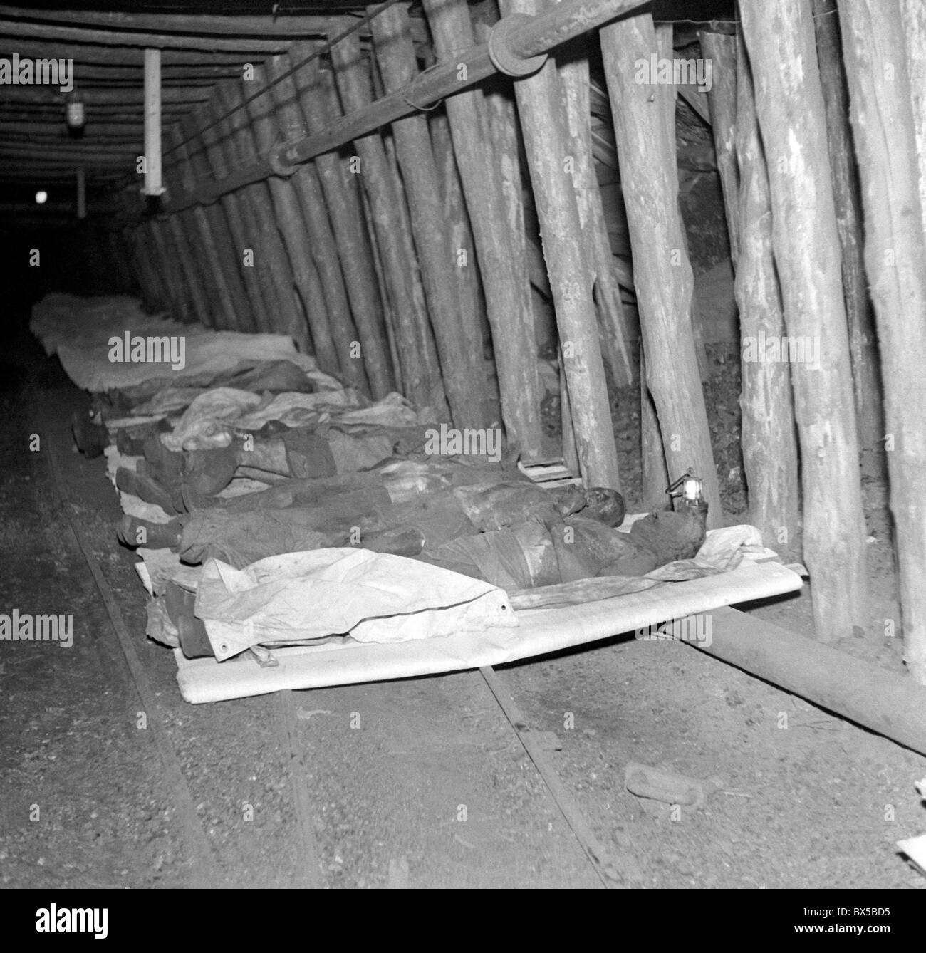 La Cecoslovacchia - Lom u Mostu 1946. Vittime dell esplosione in miniera causati da gas. Foto Stock