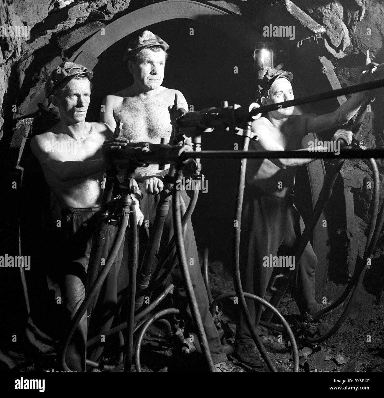 Ferro, ore, miniera, minatori, foratura, strumento di aria Foto Stock