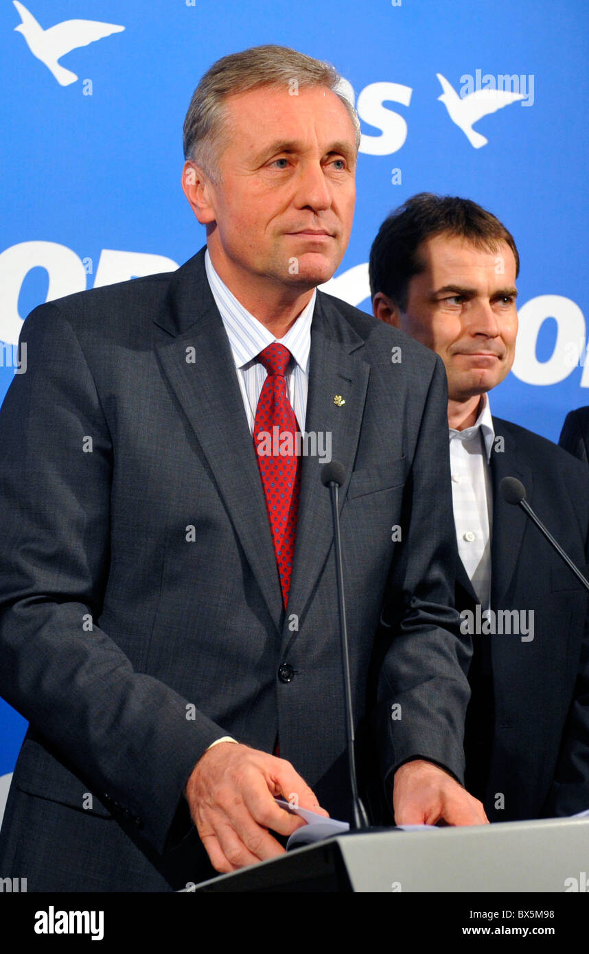 Il premier ceco e presidente della sentenza civile partito democratico (ODS) Mirek Topolanek e di sinistra del partito primo vice capo David Foto Stock