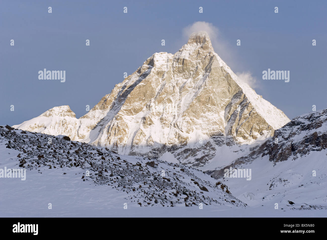 Paesaggio di montagna e del Monte Cervino (Matterhorn), Cervinia, Valle d'Aosta, Alpi Italiane, Italia, Europa Foto Stock