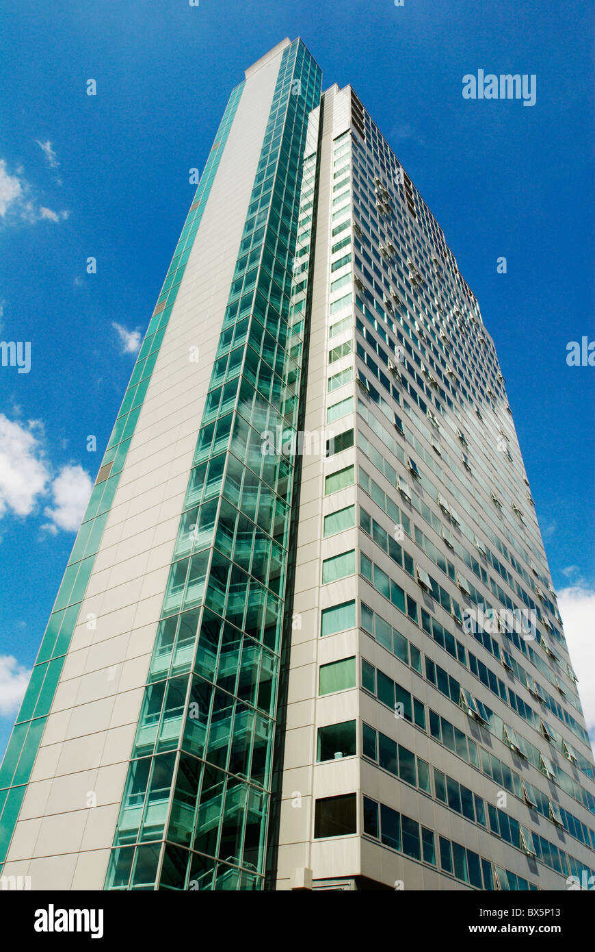 Aragon Torre progettata da Rolfe Judd Architetti e precedentemente di proprietà di autorità locale fino a quando non ha acquistato da aziende di Berkeley. Foto Stock