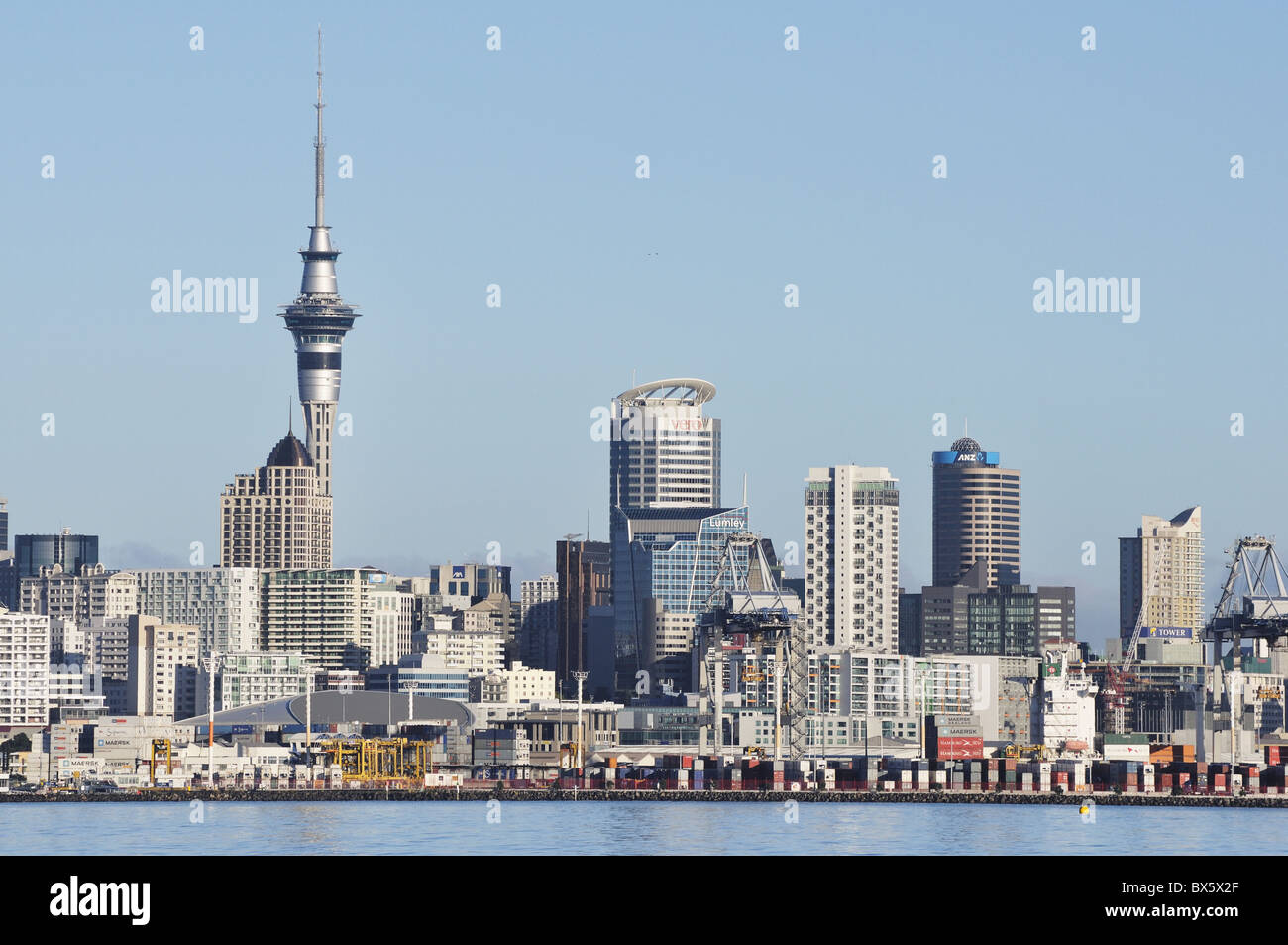 Okahu Bay e lo skyline di Auckland, Isola del nord, Nuova Zelanda, Pacific Foto Stock