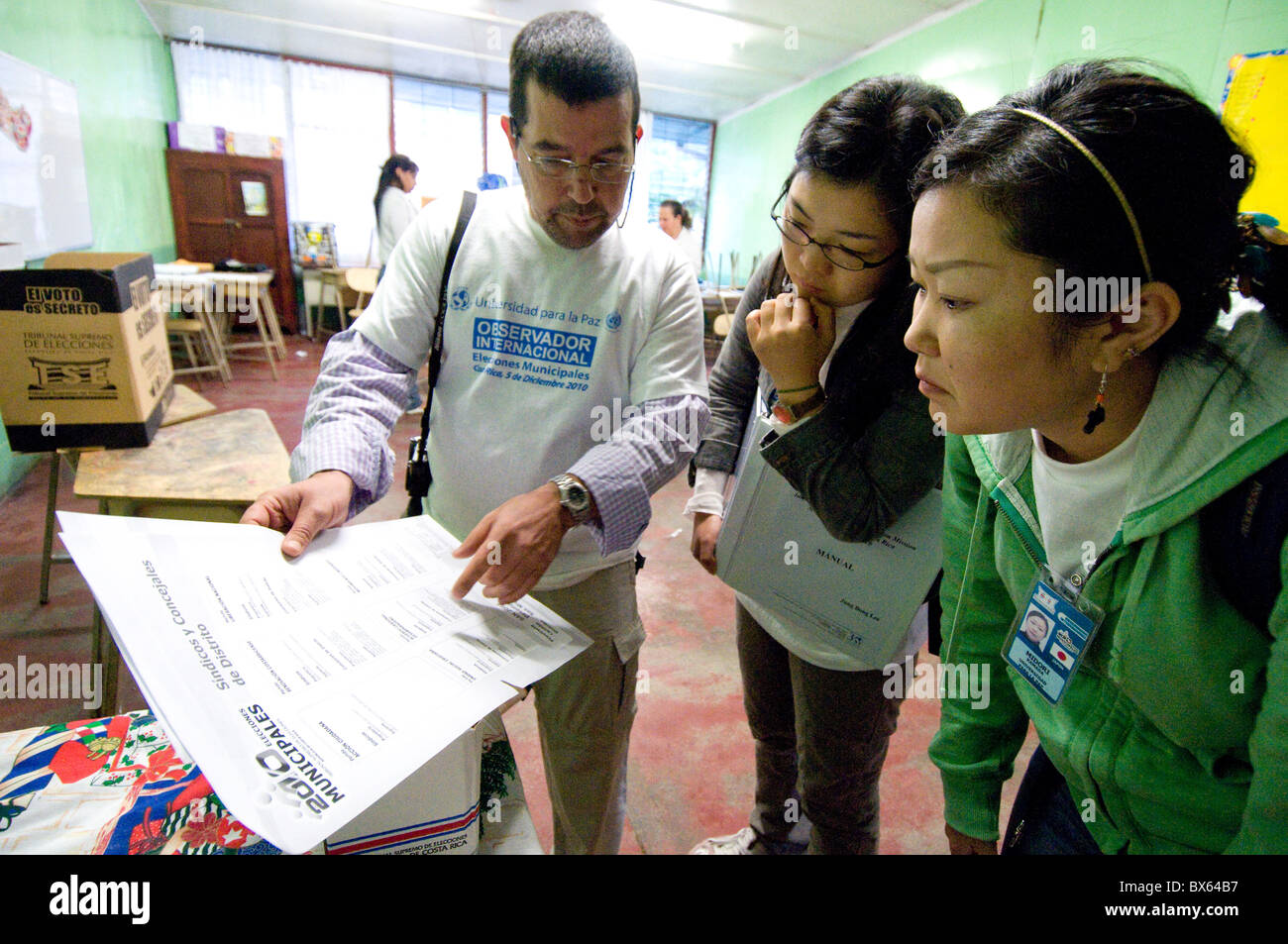 Elezioni municipali del dicembre 2010 San José Costa Rica , osservatori internazionali Foto Stock
