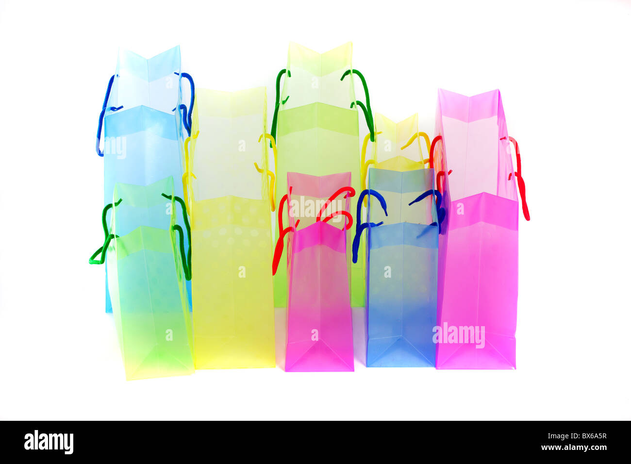 Colorato in plastica trasparente buste regalo. Foto Stock