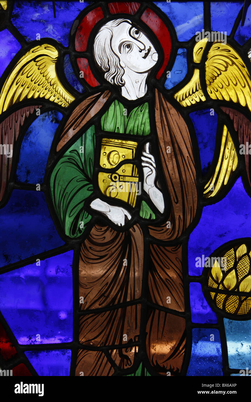 Un angelo in vetro colorato, International in vetro colorato centro, Chartres, Eure-et-Loir, Francia, Europa Foto Stock