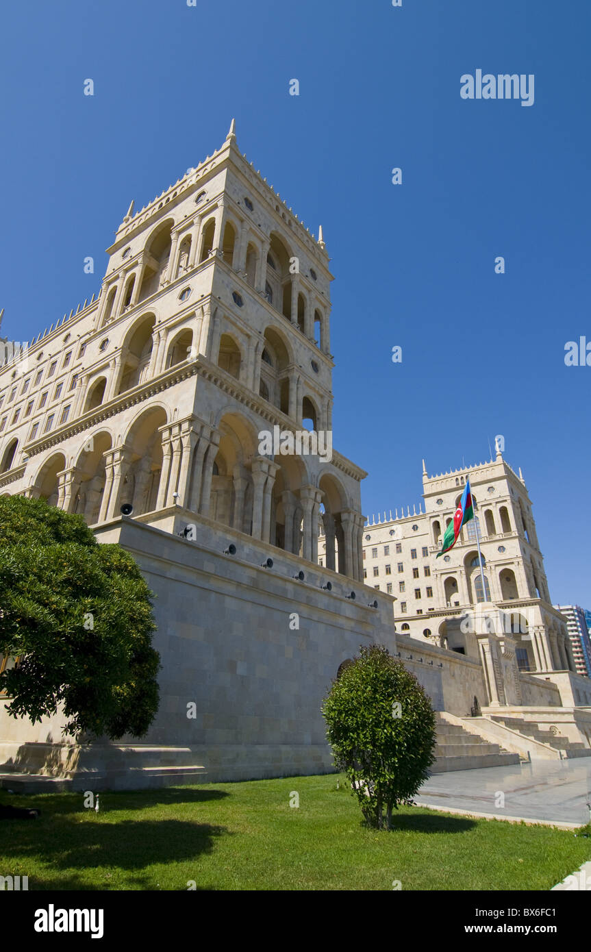 La sede del governo (Dom) sovietica, Baku, Azerbaijan, Asia Centrale, Asia Foto Stock