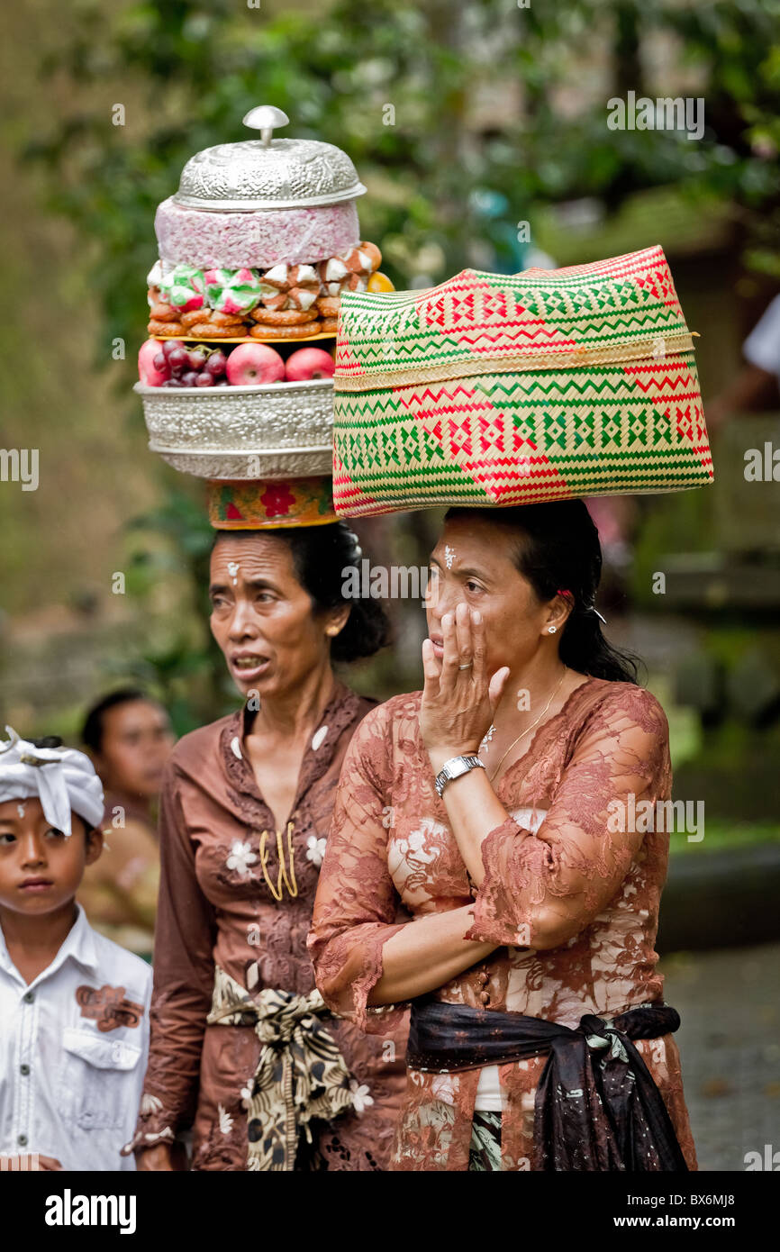 Festa in Tirta Empur tempio Balinese durante il Nuovo Anno, Bali, Indonesia Foto Stock