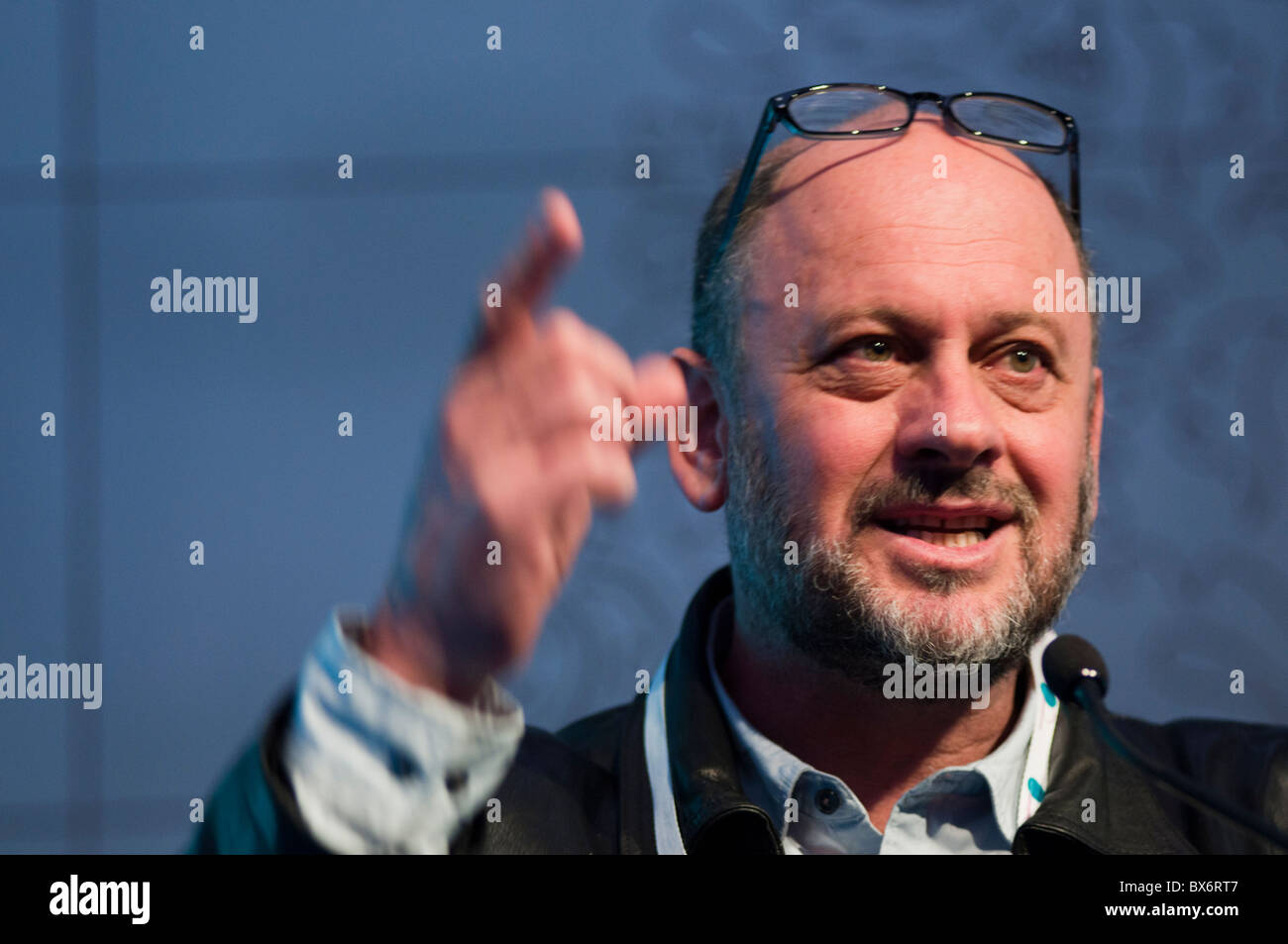 Lo scienziato australiano, autore e climatologist, Dottore Tim Flannery indirizzamento di una conferenza di Melbourne 29 Novembre 2010 Foto Stock