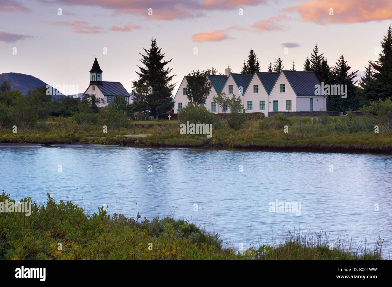 Thingvellir chiesa nazionale e Thingvallabaer, Thingvellir National Park, sito Patrimonio Mondiale dell'UNESCO, Islanda Foto Stock