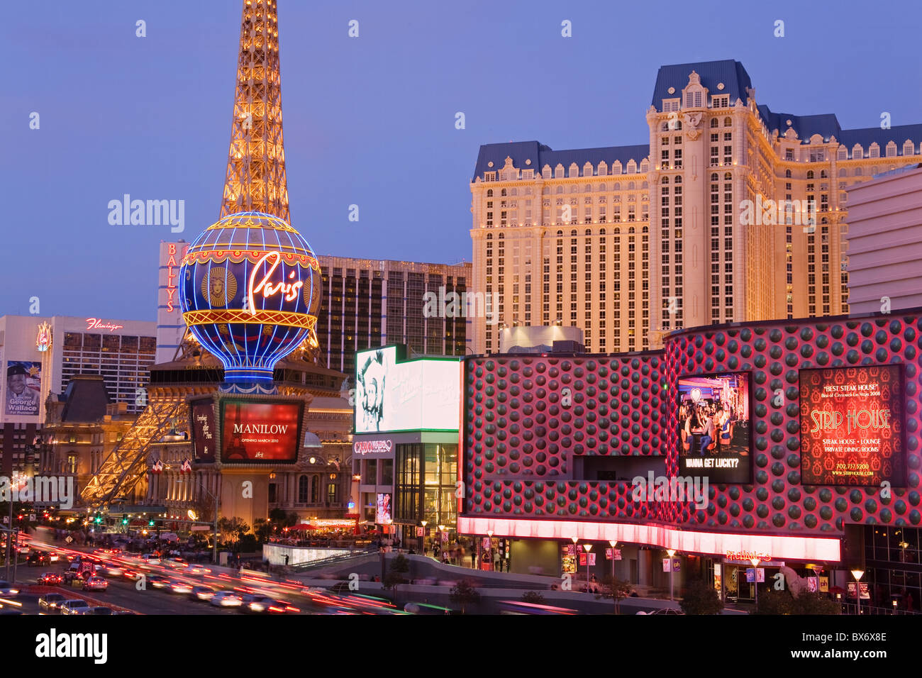 Miracle Mile Shops e Parigi Casino, Las Vegas, Nevada, Stati Uniti d'America, America del Nord Foto Stock