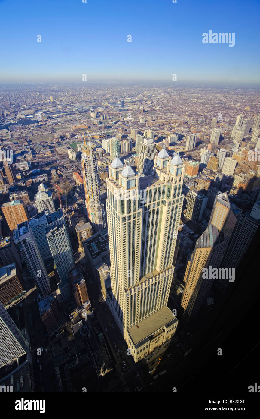 Sullo skyline di Chicago John Hancock Center lo Skydeck Observatory, Chicago, Illinois, Stati Uniti d'America Foto Stock