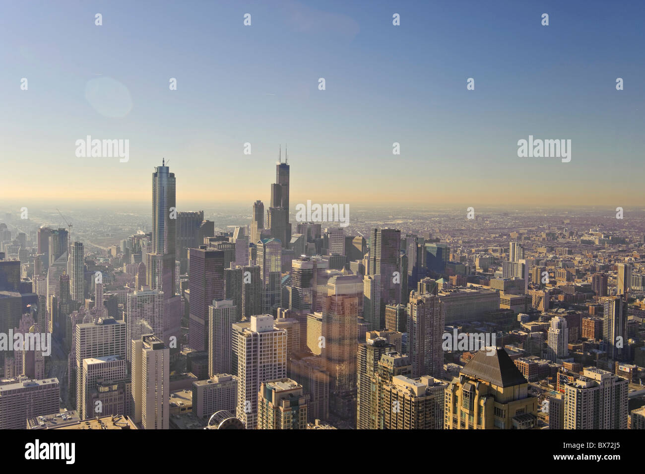 Sullo skyline di Chicago John Hancock Center lo Skydeck Observatory, Chicago, Illinois, Stati Uniti d'America Foto Stock