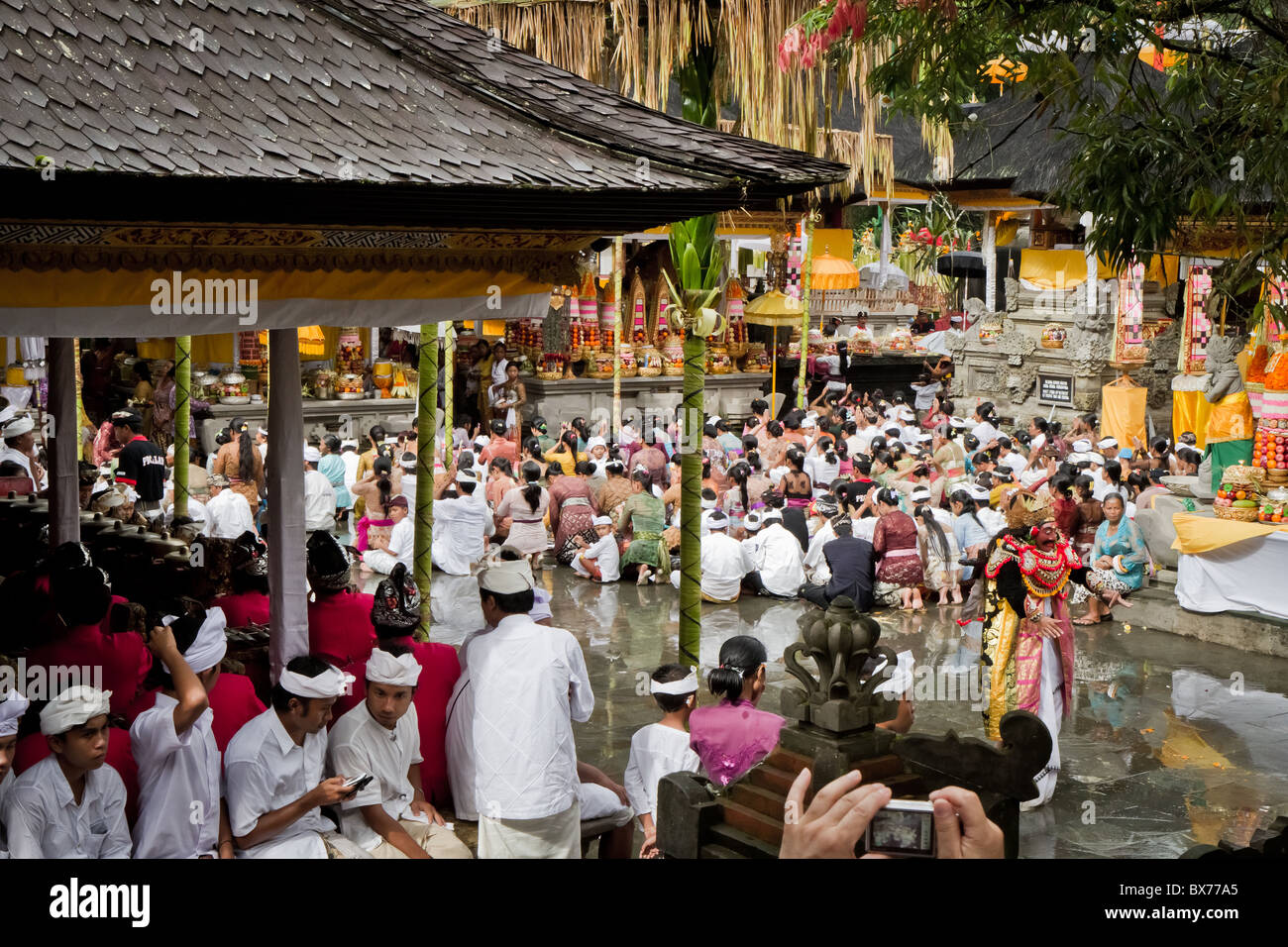 Festa in Tirta Empur tempio Balinese durante il Nuovo Anno, Bali, Indonesia Foto Stock