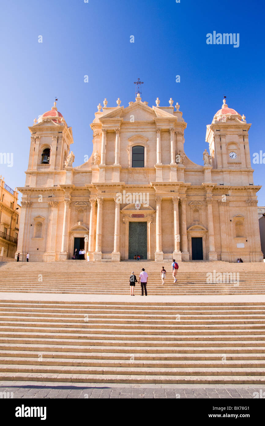 Tipica architettura dettaglio della vecchia città siciliana Foto Stock