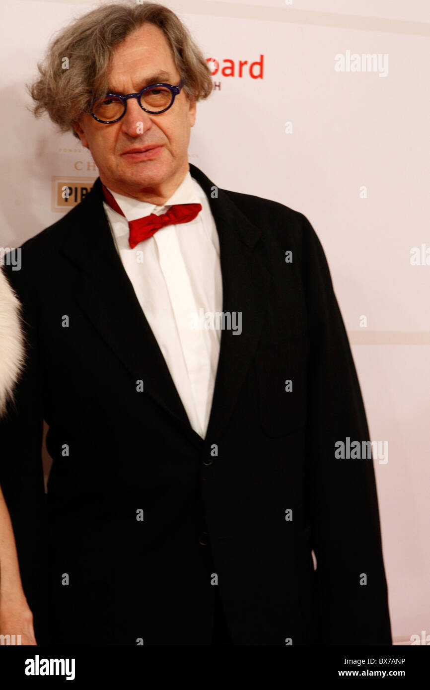 Director Wim Wenders al ventitreesimo European Film Awards di Tallin Estonia Foto Stock