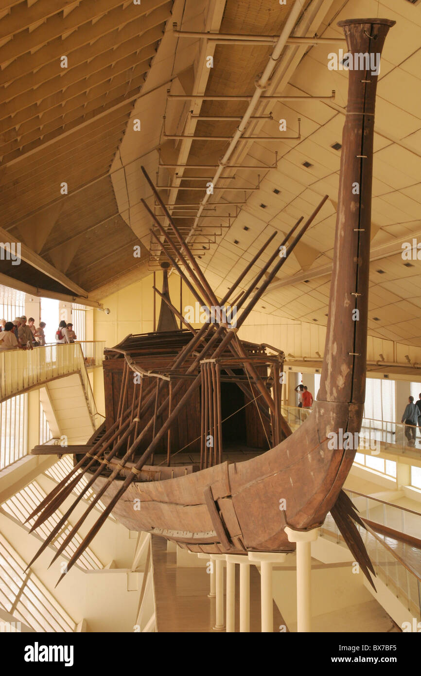 Barca solare museo a Giza in Il Cairo Egitto Foto Stock