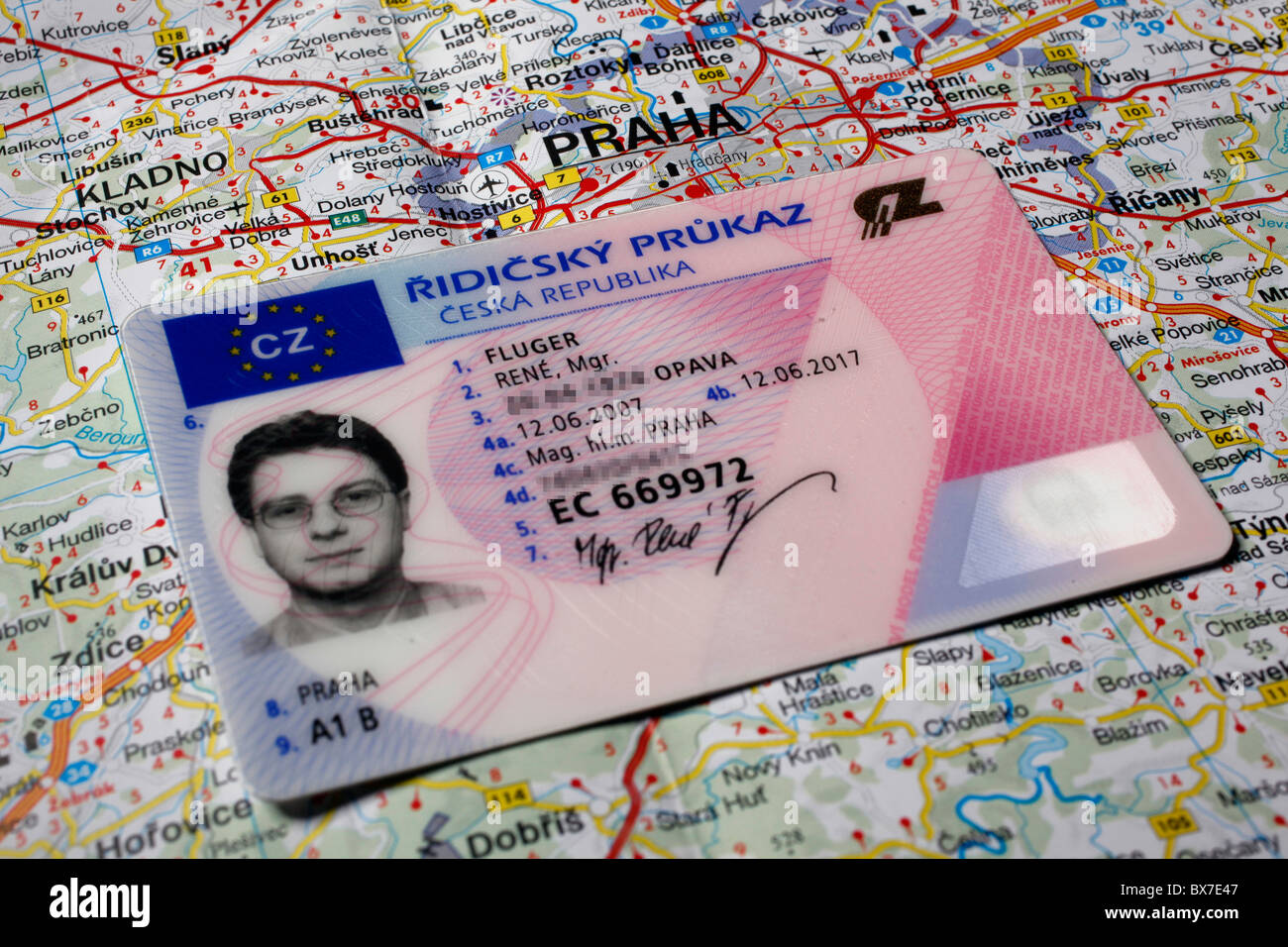 La Repubblica ceca è la patente di guida su una mappa di Praga. (CTK  foto/Rene Fluger Foto stock - Alamy