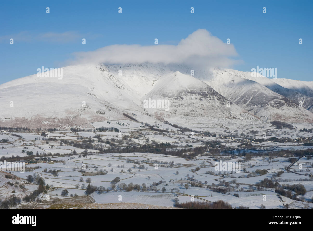 Blencathra in inverno coperto di neve, Near Keswick, Lake District, Cumbria Foto Stock