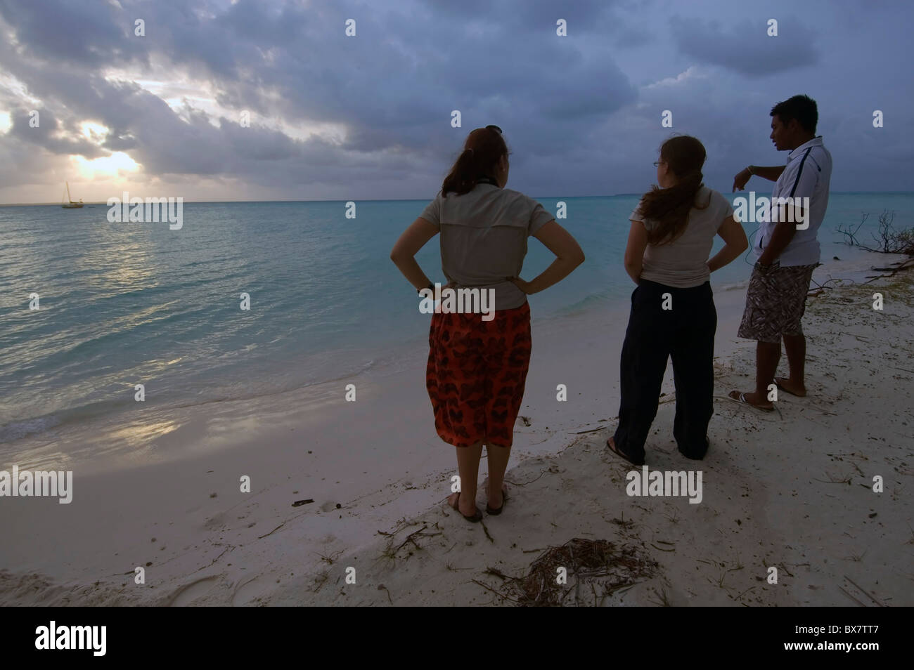 La guida che descrivono la vita locale per i turisti in visita culturale di casa isola, Cocos Keeling, Oceano Indiano. No signor Foto Stock