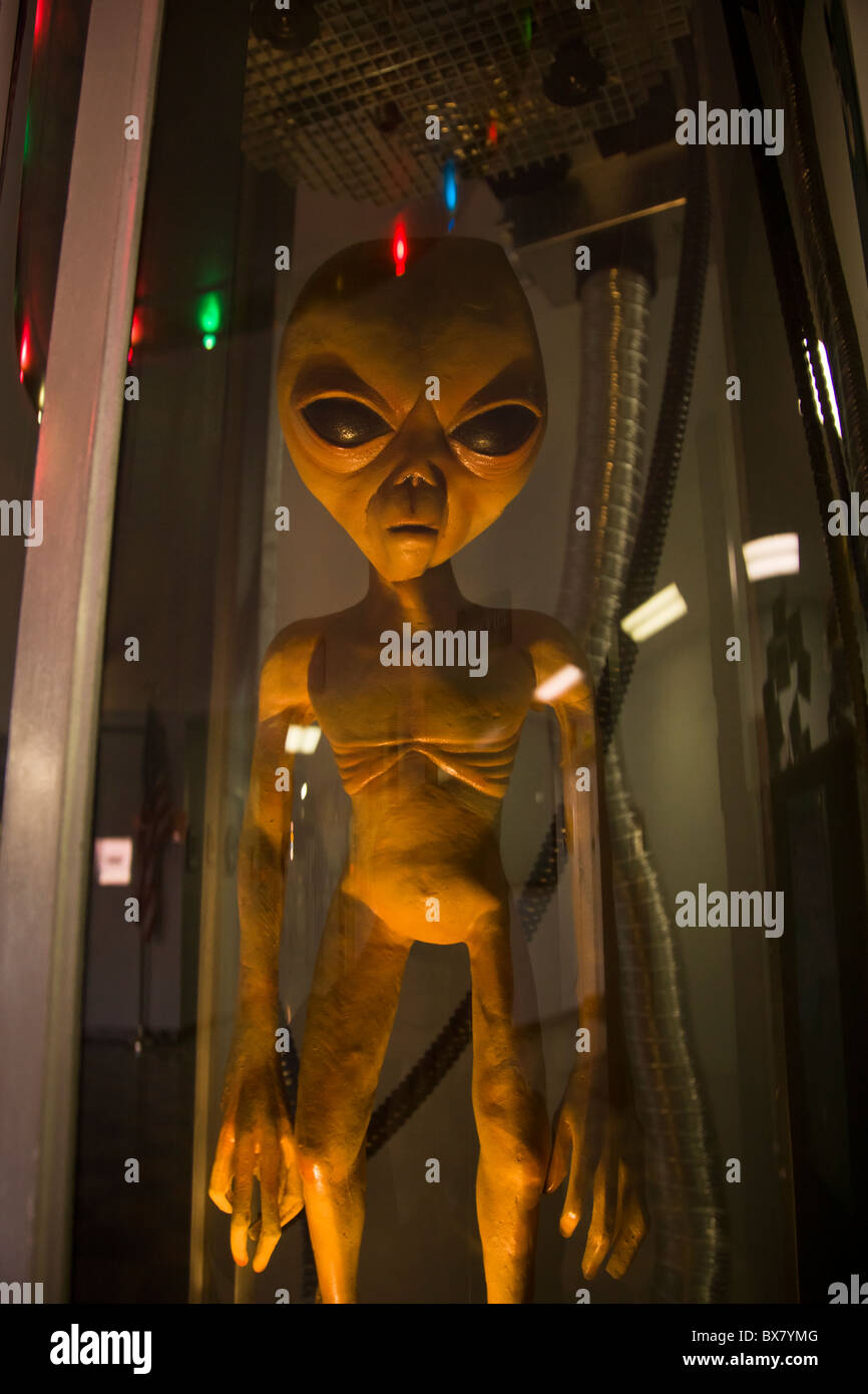 Alien display interno l'International UFO Museum e il centro di ricerca a Roswell, New Mexico. Foto Stock