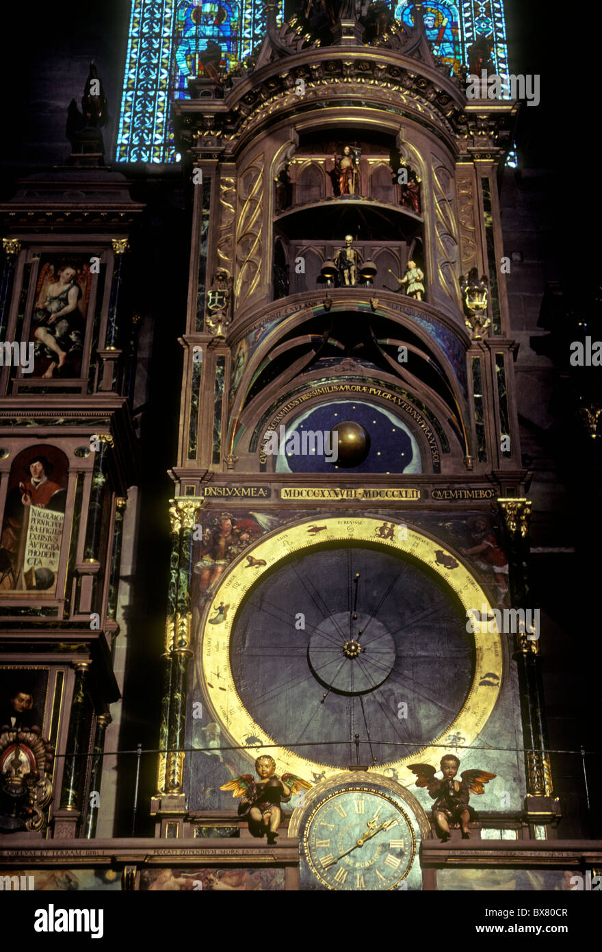 Orologio astronomico, orologio meccanico, la cattedrale di Strasburgo, la  piazza della cattedrale, la place de la Cathedrale, Strasburgo, Alsazia,  Francia, Europa Foto stock - Alamy