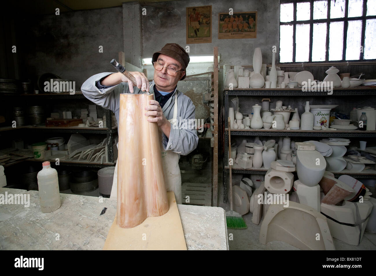 Faria & bento in gres porcellanato e ceramica flameware stabilimento situato nella città di Aljubarrota, Portogallo.Foto:Jeff Gilbert Foto Stock