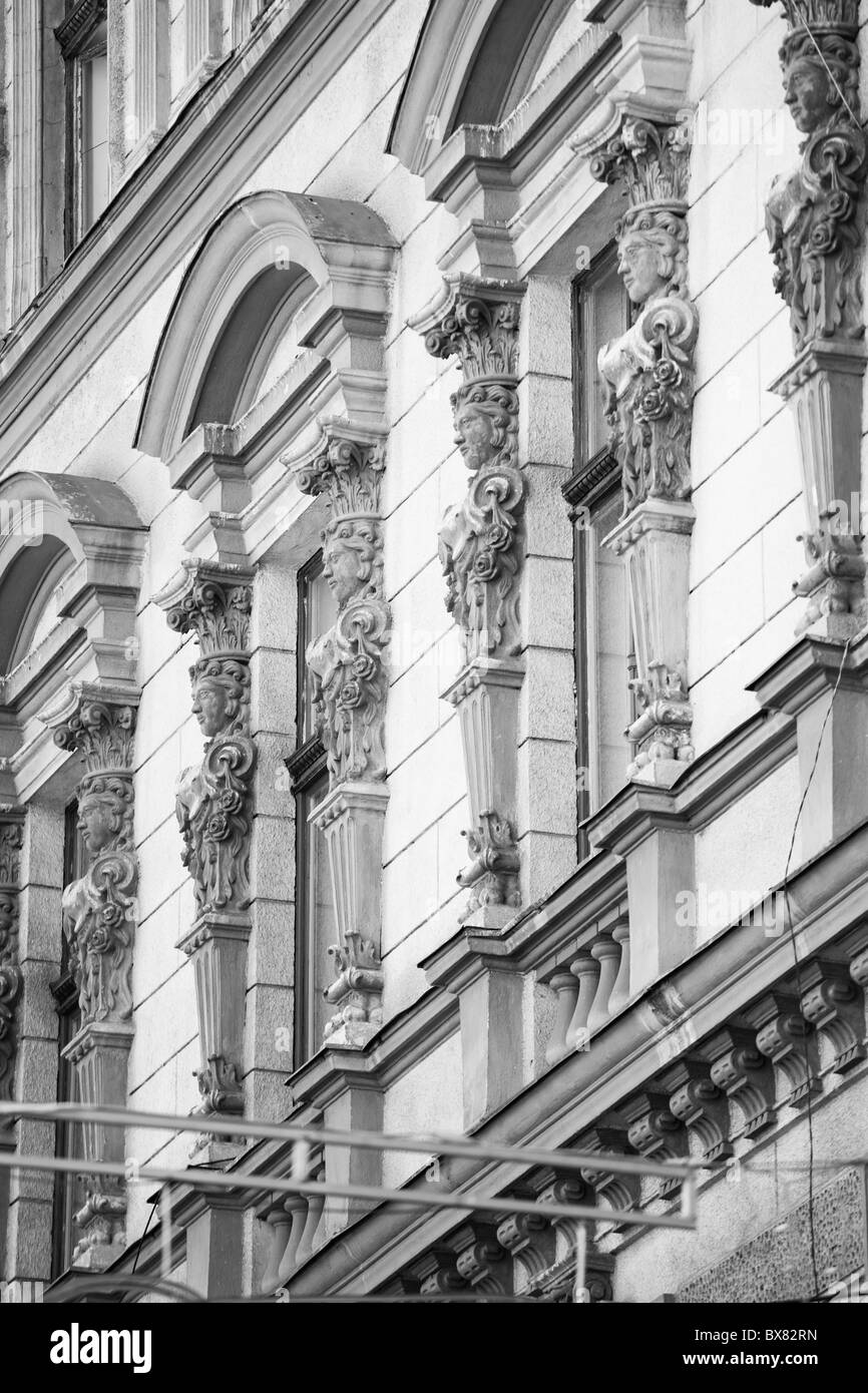 Dettagli di un edificio su Alba Iulia street nel centro di Timisoara, Romania. Foto Stock