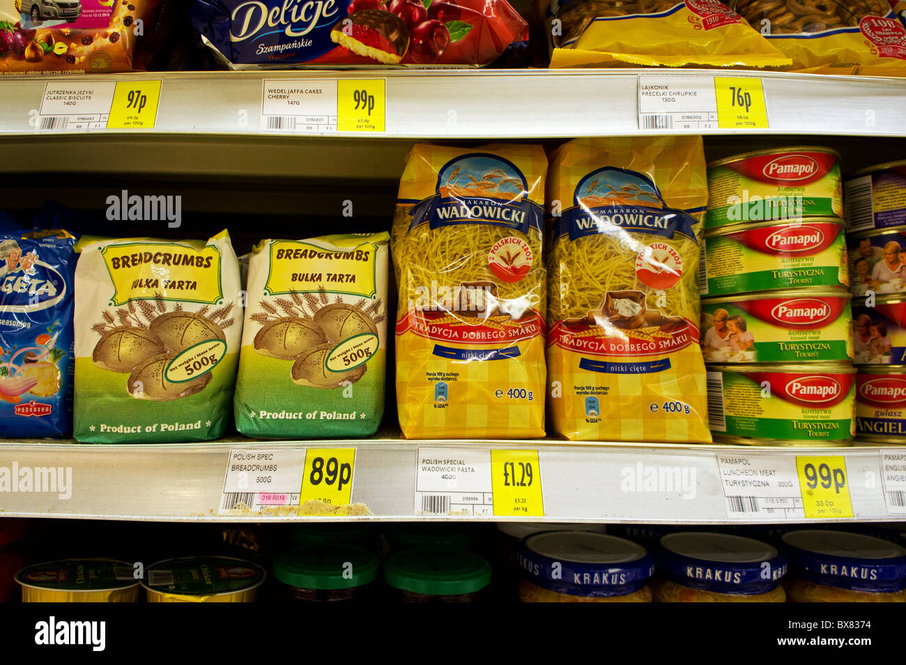 Confezionati alimentari polacchi in un supermercato UK Foto Stock