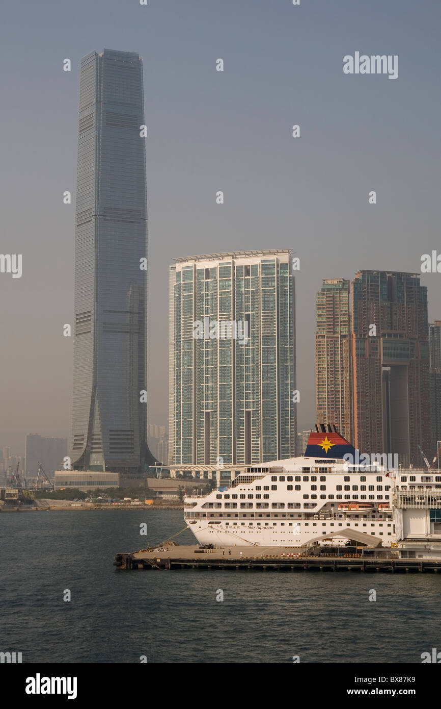 Cina Hong Kong Kowloon, Ocean Terminal & ICC Tower Foto Stock