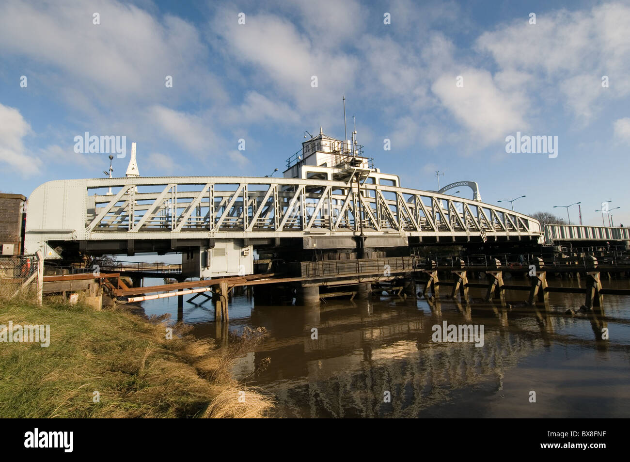 Sutton ponte sopra il fiume Nene al confine tra norfolk e a Cambridgeshire rivetto costruzione in acciaio ponti girevoli cross Foto Stock