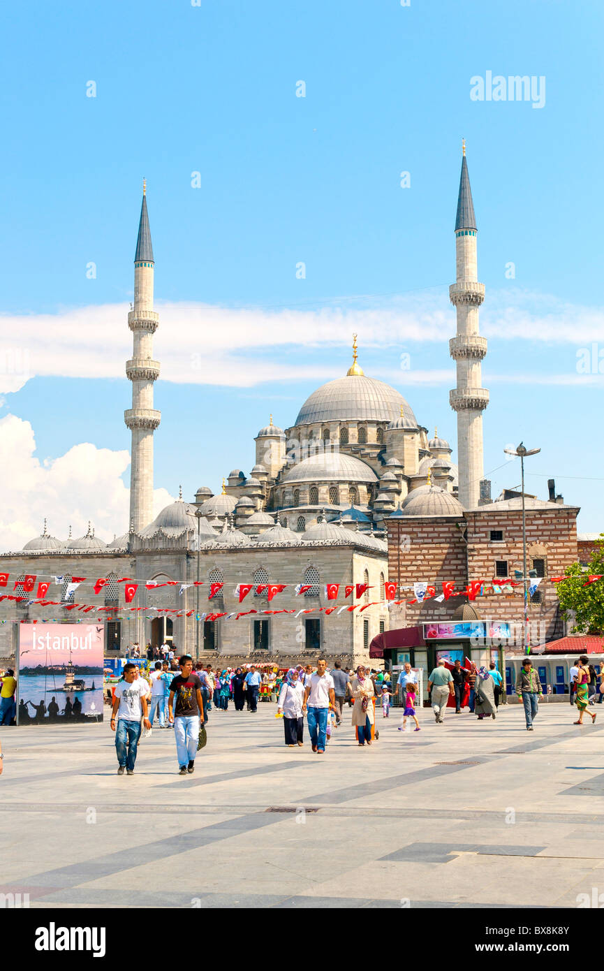 Yeni Cami (noto anche come la nuova moschea) Istanbul Turchia Foto Stock