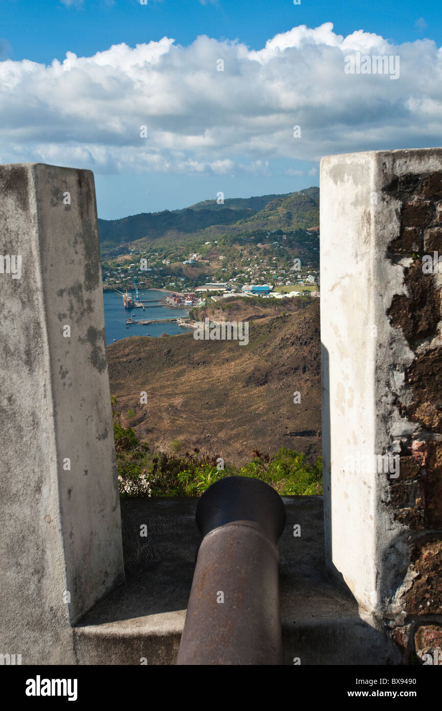Vista della costa di Leeward da Fort Charlotte, Kingstown, St Vincent e Grenadine. Foto Stock