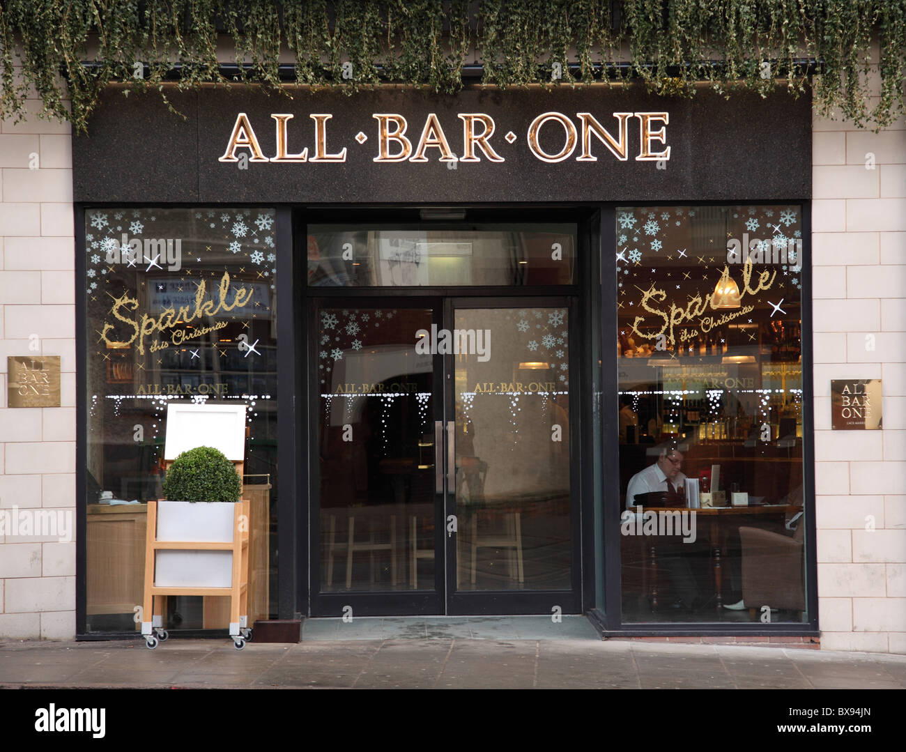 Tutti i bar un cafe bar & ristorante in Nottingham, Inghilterra, Regno Unito Foto Stock