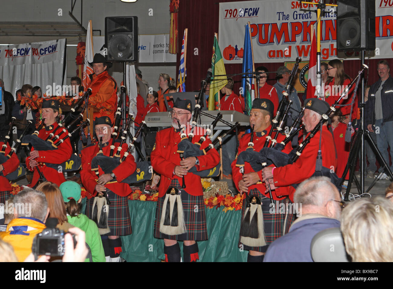 Highland band in Smokey Lago, Alberta, Canada Foto Stock